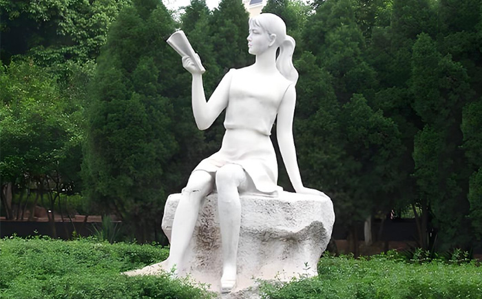 千年匠心，傳世之美——優(yōu)藝雕塑定制人物石雕藝術