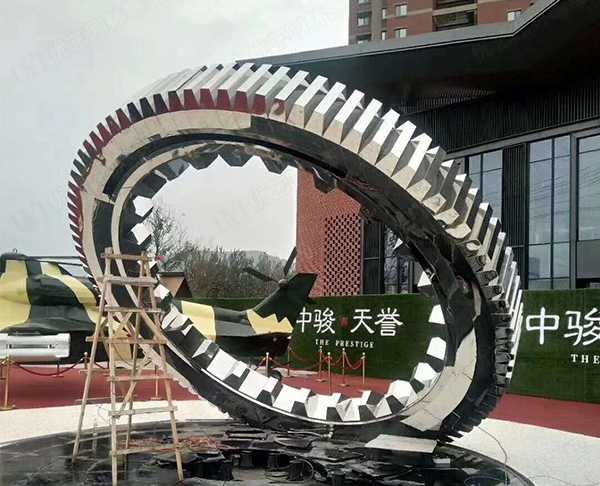 為什么越來越多的地方選擇定做景觀不銹鋼雕塑？